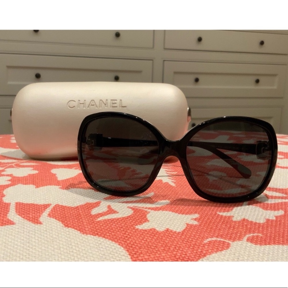 ❤️ Beautiful CHANEL Sunglasses 💫